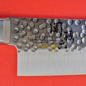 Grande plano Conjunto de 4 facas KAI marteladas em aço inoxidáve santoku Chef Japão