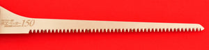 Primer plano Sierra de serrucho punta 210 mm Lifesaw Japón Japonés herramienta carpintería